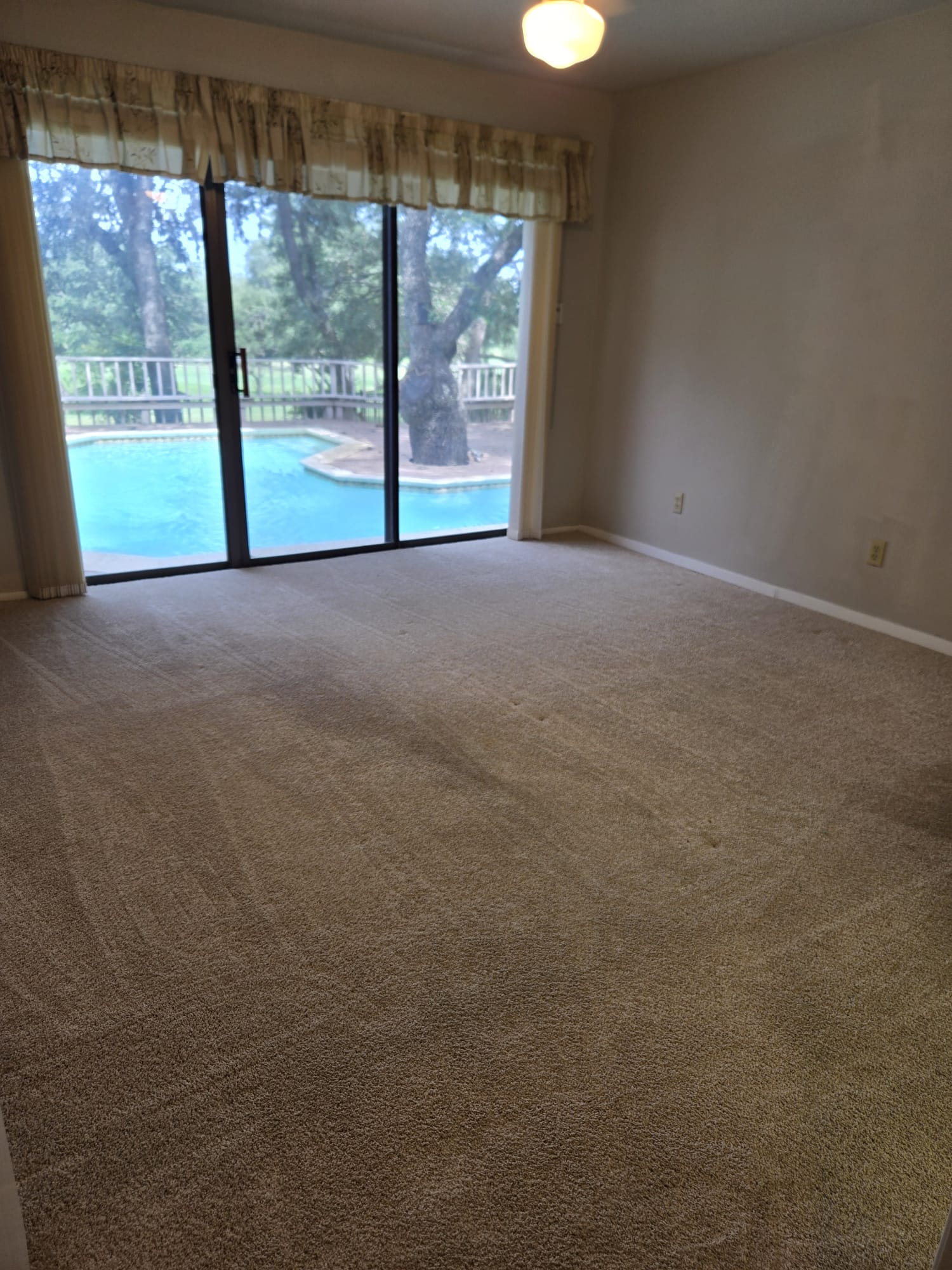 Habitación limpia y lista para disfrutar